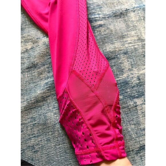 Victoria's Secret Sport Pink Knockout Capri Length Athletic Leggings M - Picture 7 of 9